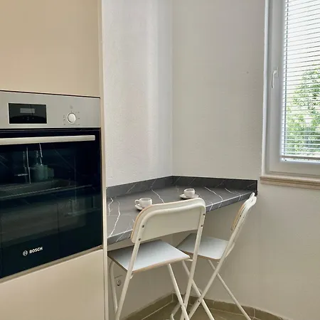 Apartment Modern In Centre - Free Parking *