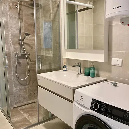 Modern In Centre - Free Parking Apartment Skopje